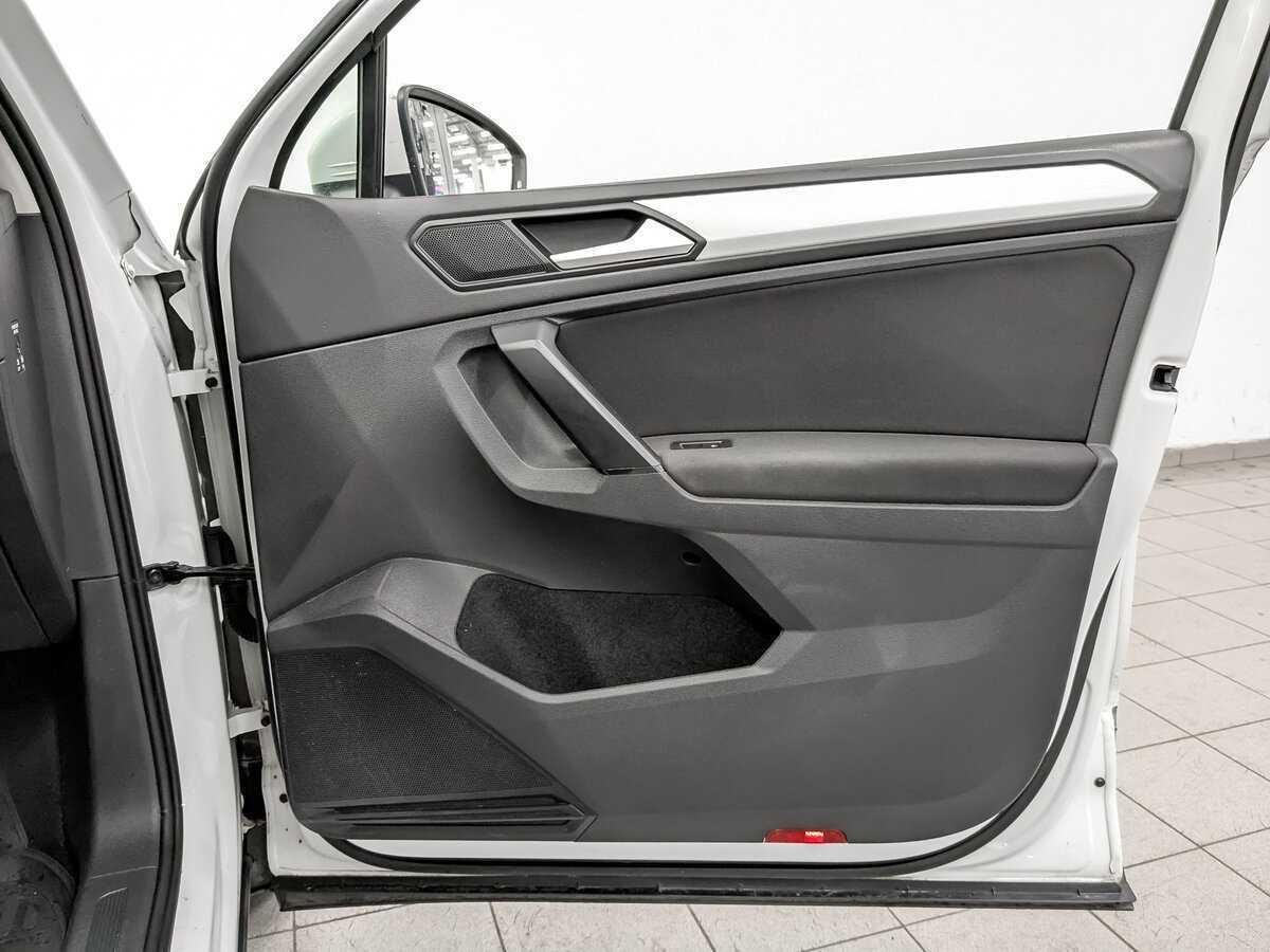 Б/У Фольксваген Тигуан 2021 года. Фото: #22