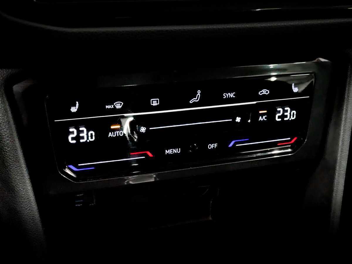 Б/У Фольксваген Тигуан 2021 года. Фото: #23