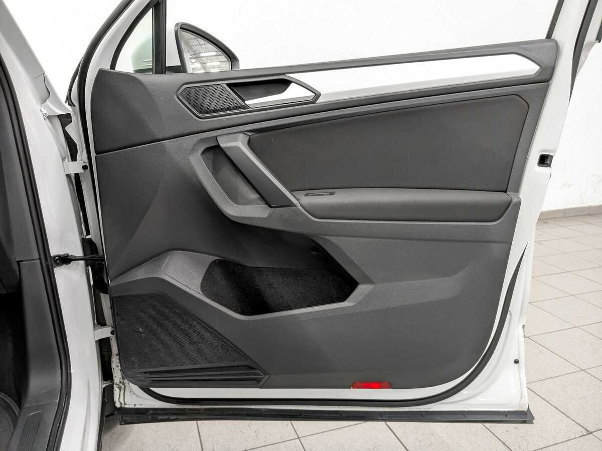 Б/У Фольксваген Тигуан 2021 года. Фото: #21