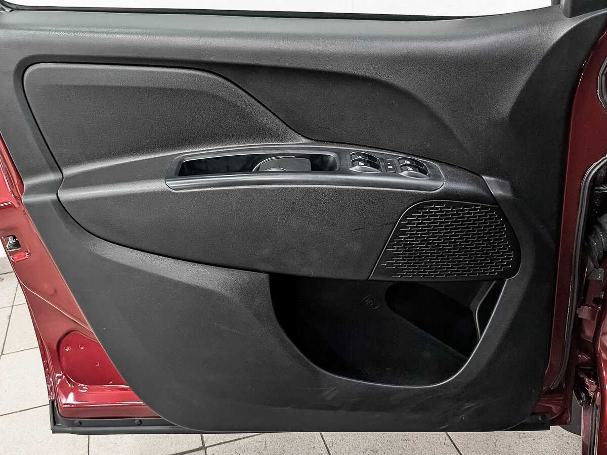 Б/У Фиат Добло 2017 года. Фото: #18