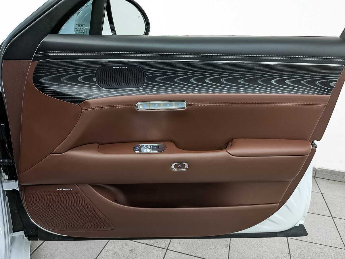 Б/У Генезис Г90 2022 года. Фото: #23