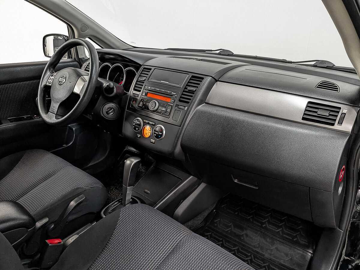 Б/У Ниссан Тиида 2010 года. Фото: #12