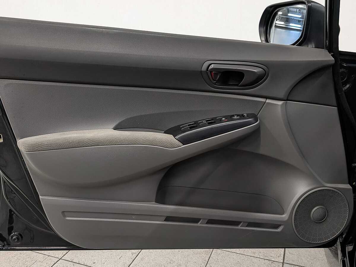 Б/У Хонда Цивик 2008 года. Фото: #18