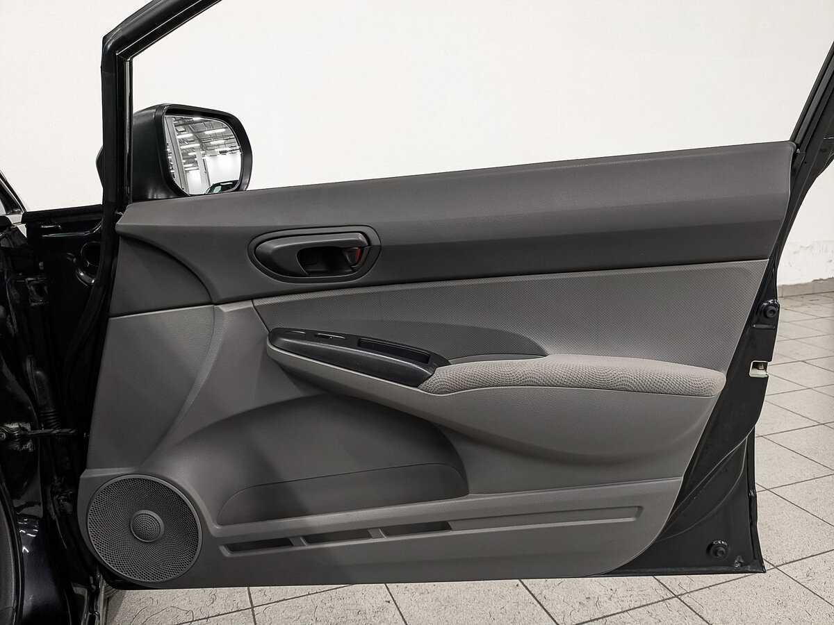 Б/У Хонда Цивик 2008 года. Фото: #24