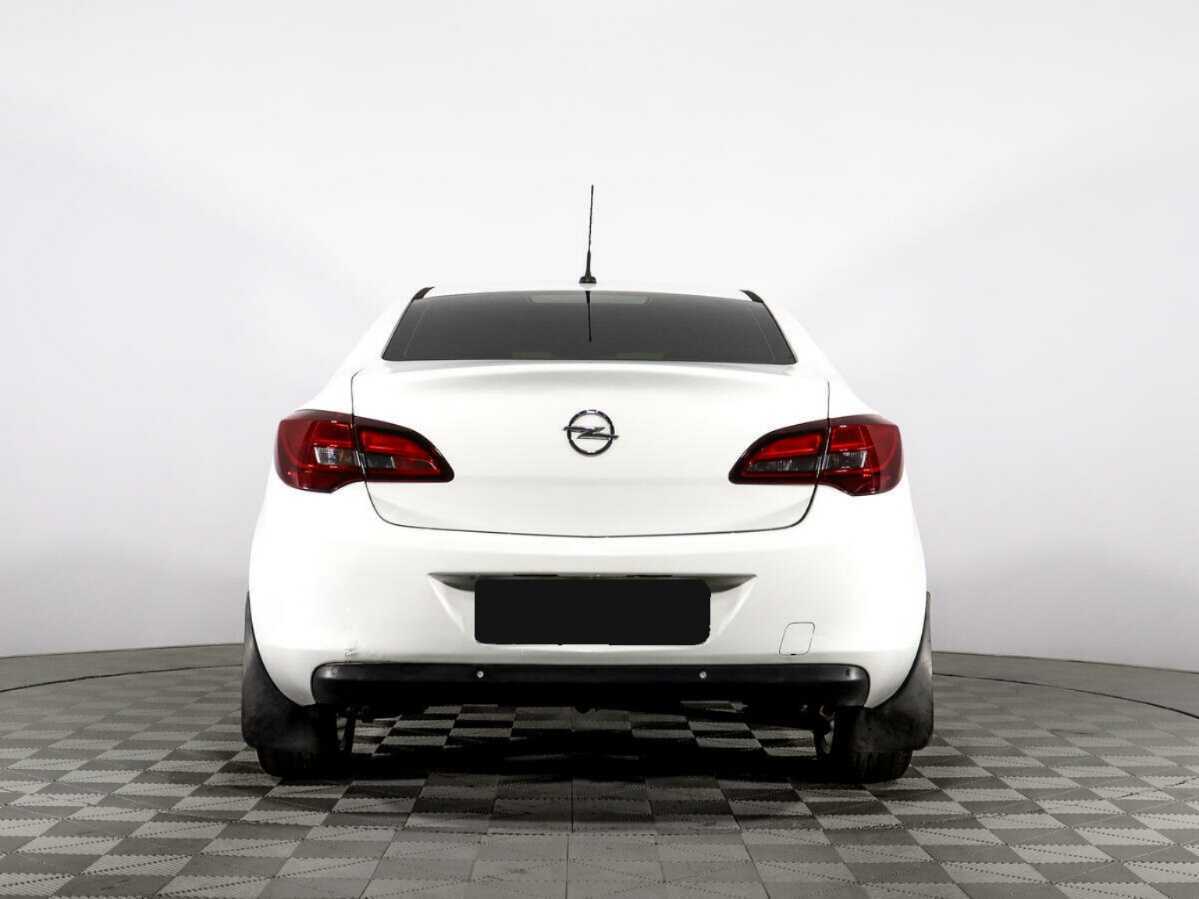 Б/У Опель Астра 2013 года. Фото: #5