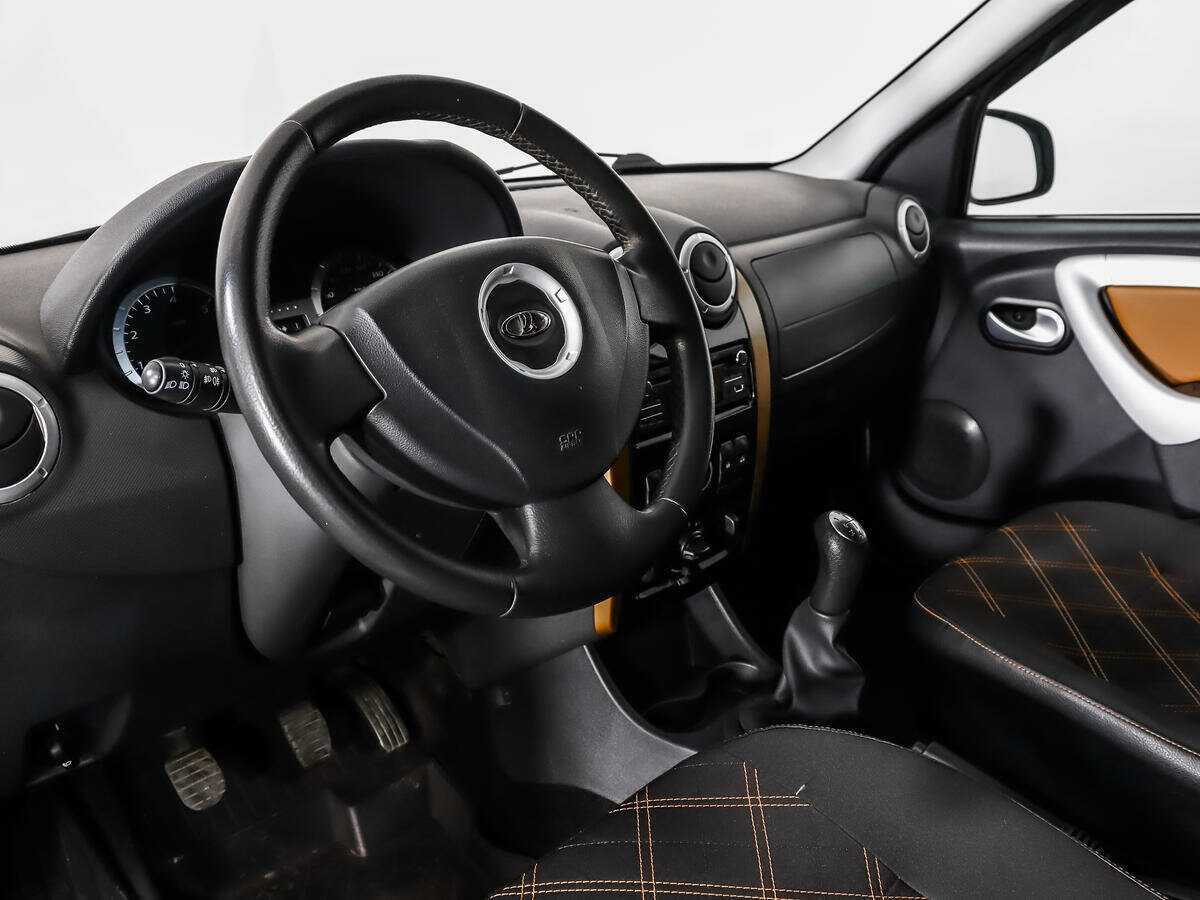 Б/У Лада (ВАЗ) Ларгус 2015 года. Фото: #8