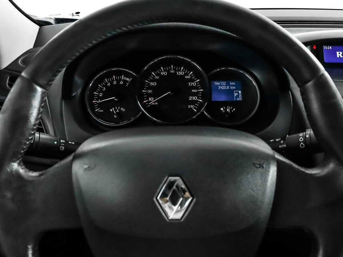 Б/У Рено Флюенс 2011 года. Фото: #17