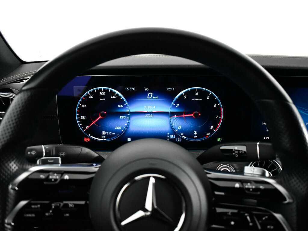 Б/У Мерседес-Бенц Е-Класс 2021 года. Фото: #10