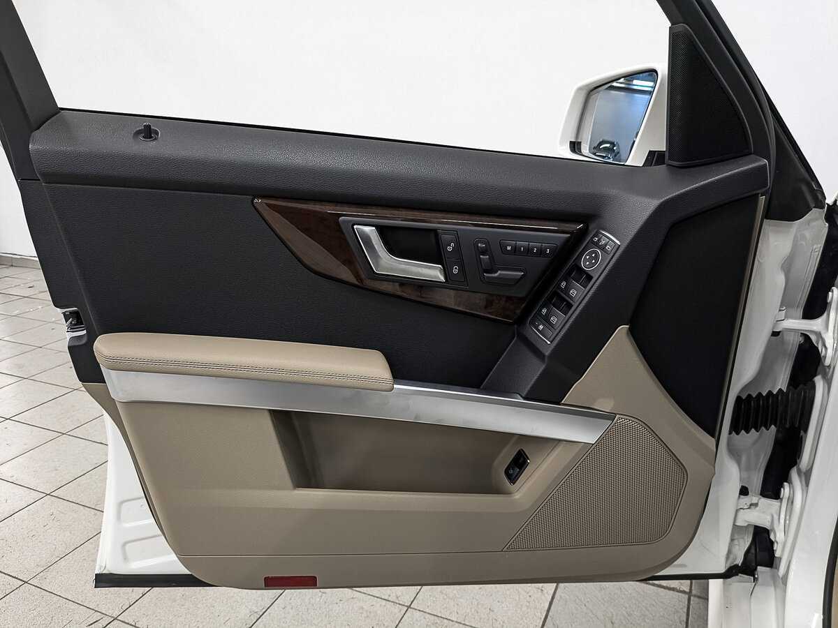 Б/У Мерседес-Бенц ГЛК-Класс 2011 года. Фото: #18