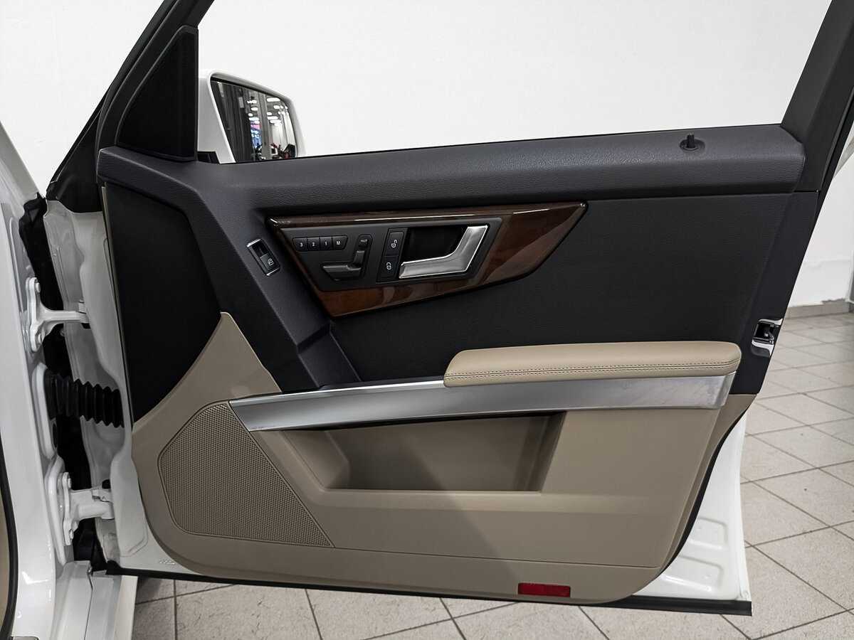 Б/У Мерседес-Бенц ГЛК-Класс 2011 года. Фото: #24