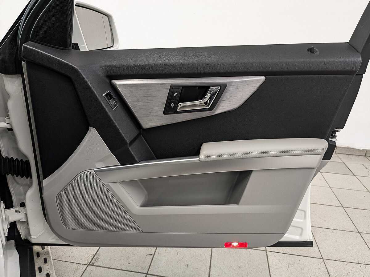 Б/У Мерседес-Бенц ГЛК-Класс 2009 года. Фото: #23