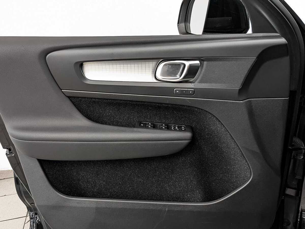 Б/У Вольво ИксЦ40 2020 года. Фото: #17