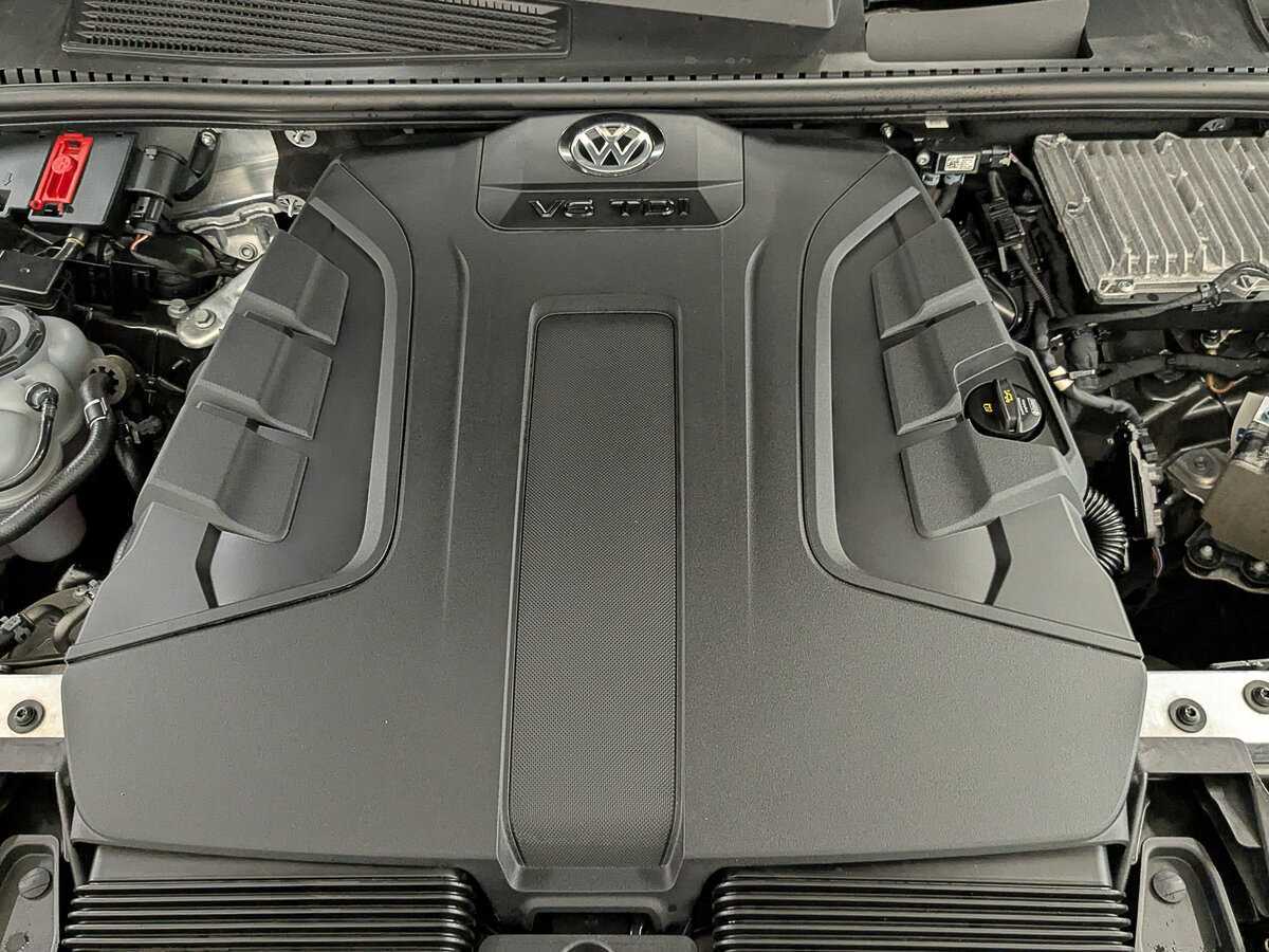 Б/У Фольксваген Туарег 2019 года. Фото: #8