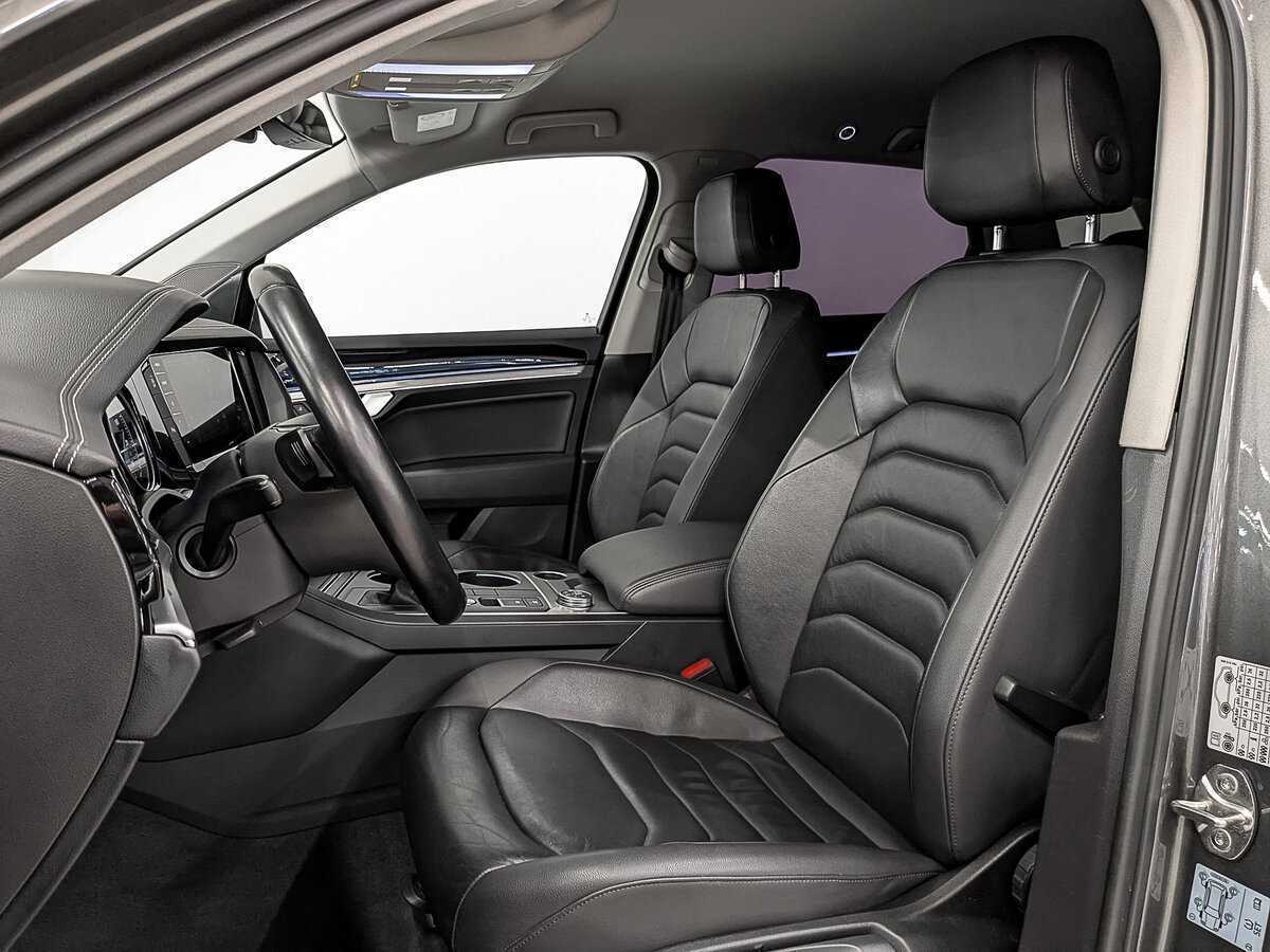 Б/У Фольксваген Туарег 2019 года. Фото: #19