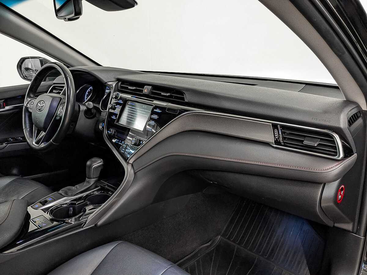 Б/У Тойота Камри 2020 года. Фото: #12