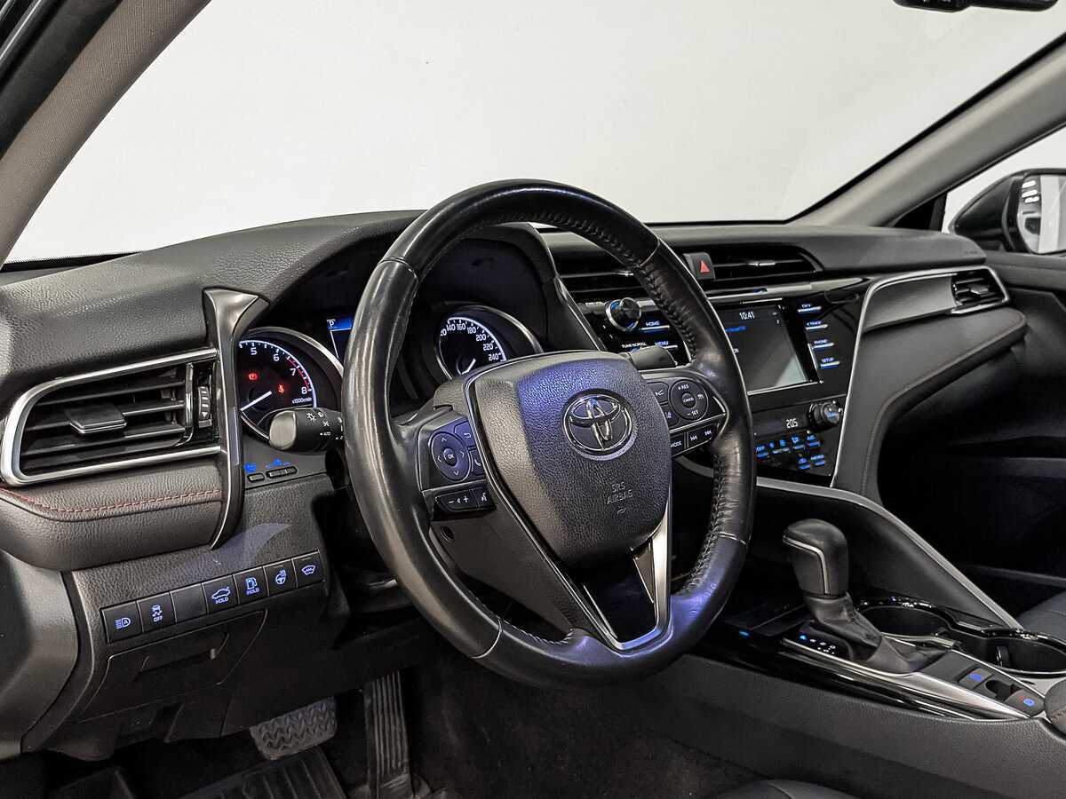 Б/У Тойота Камри 2020 года. Фото: #14