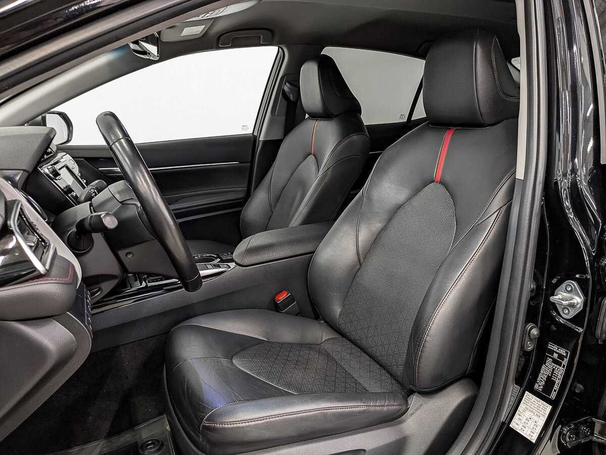 Б/У Тойота Камри 2020 года. Фото: #19