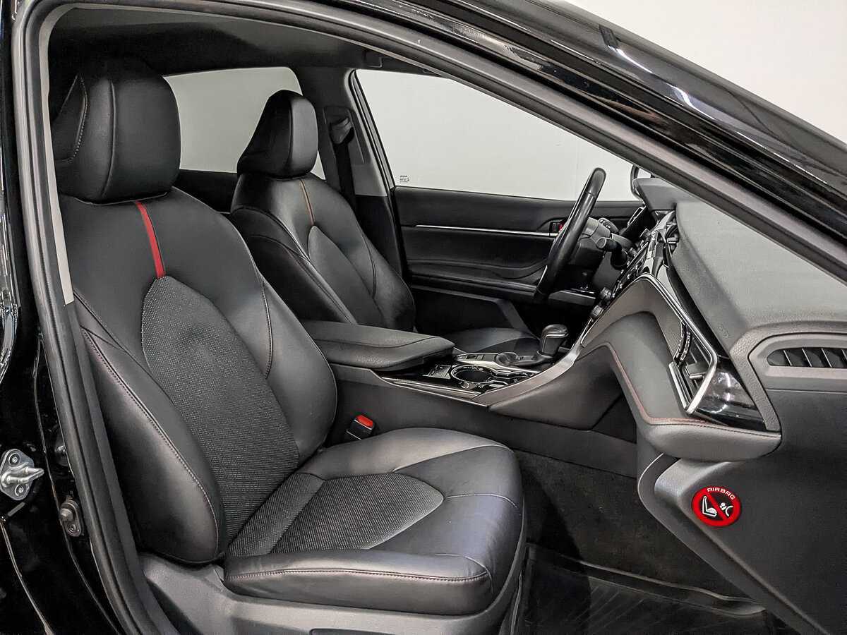 Б/У Тойота Камри 2020 года. Фото: #23