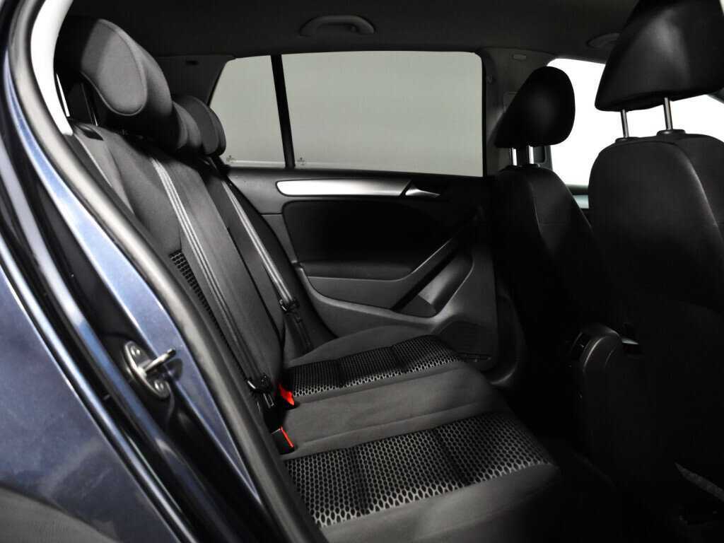 Б/У Фольксваген Гольф 2011 года. Фото: #9