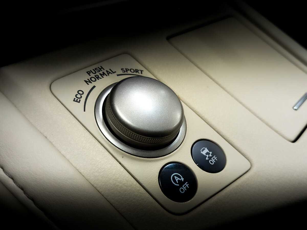 Б/У Лексус ЕС 2015 года. Фото: #29