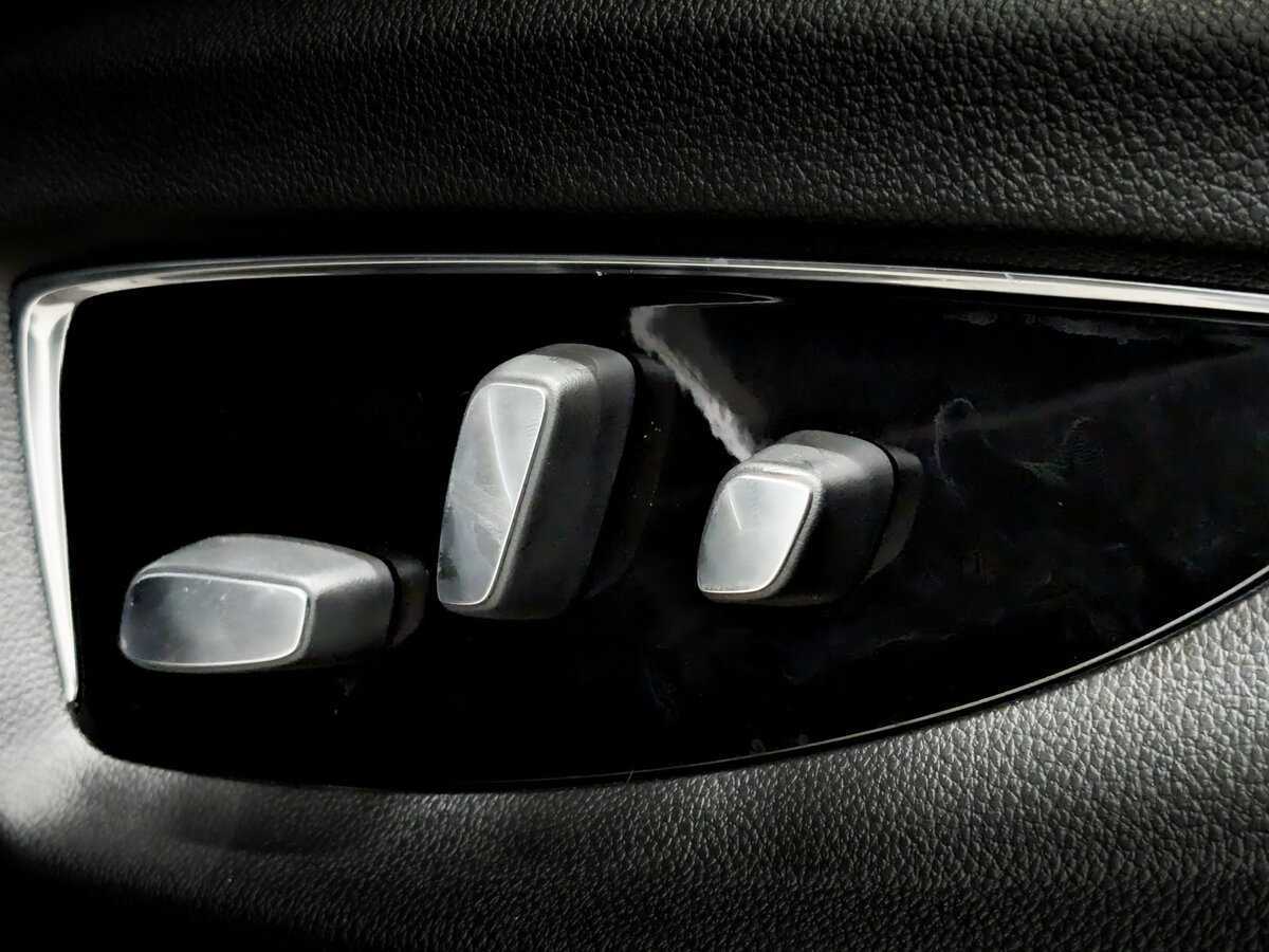 Б/У Кадиллак Эскалэйд 2018 года. Фото: #17