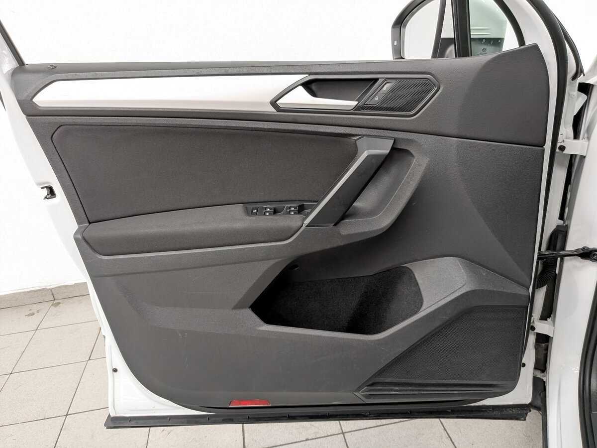 Б/У Фольксваген Тигуан 2021 года. Фото: #18