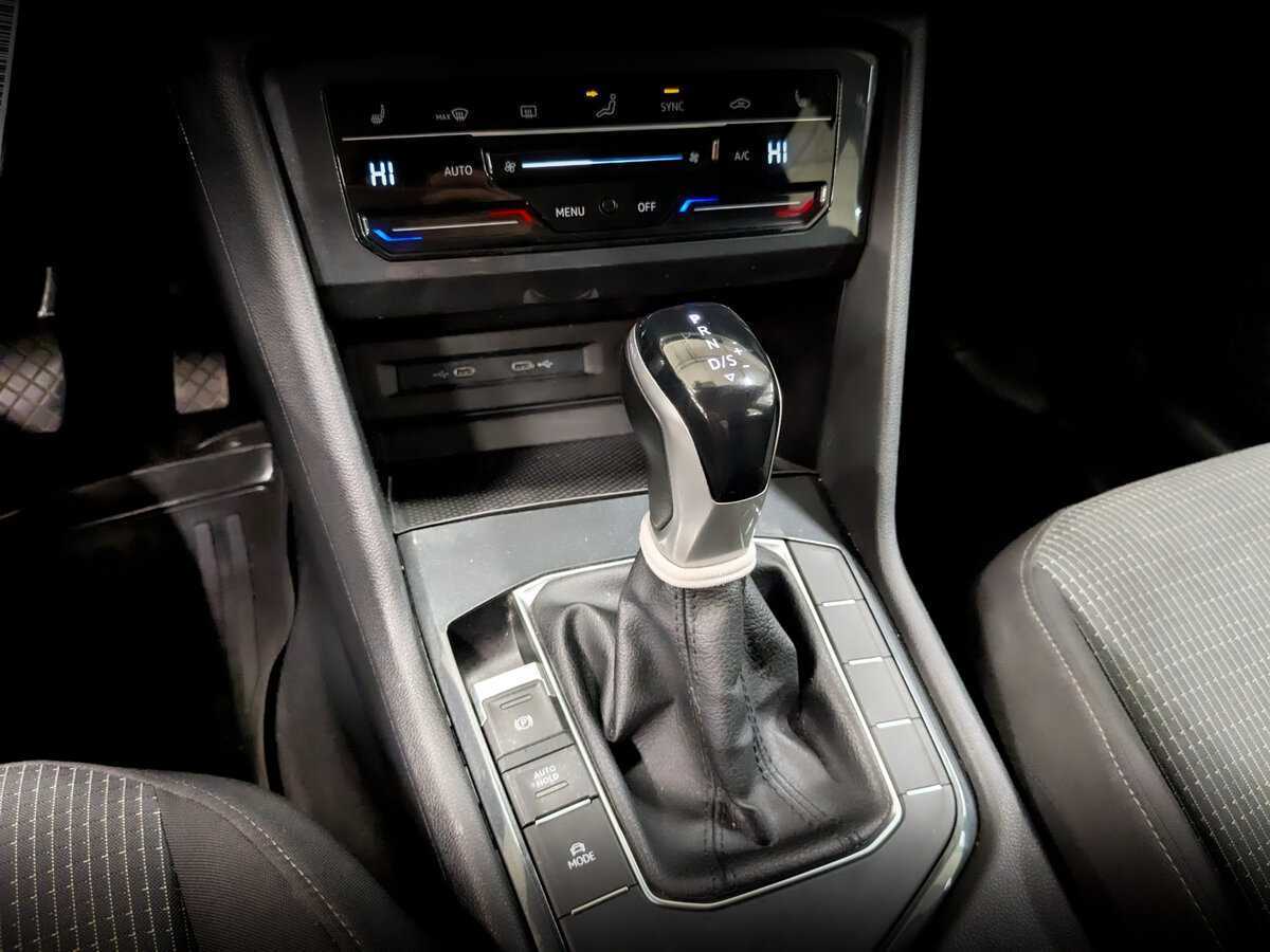 Б/У Фольксваген Тигуан 2021 года. Фото: #24