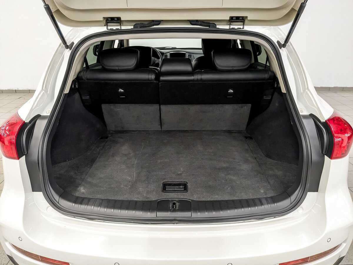 Б/У Инфинити К-Икс50 2016 года. Фото: #9