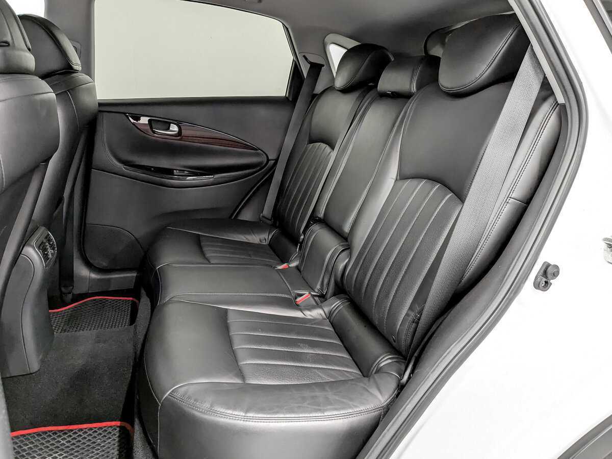 Б/У Инфинити К-Икс50 2016 года. Фото: #11