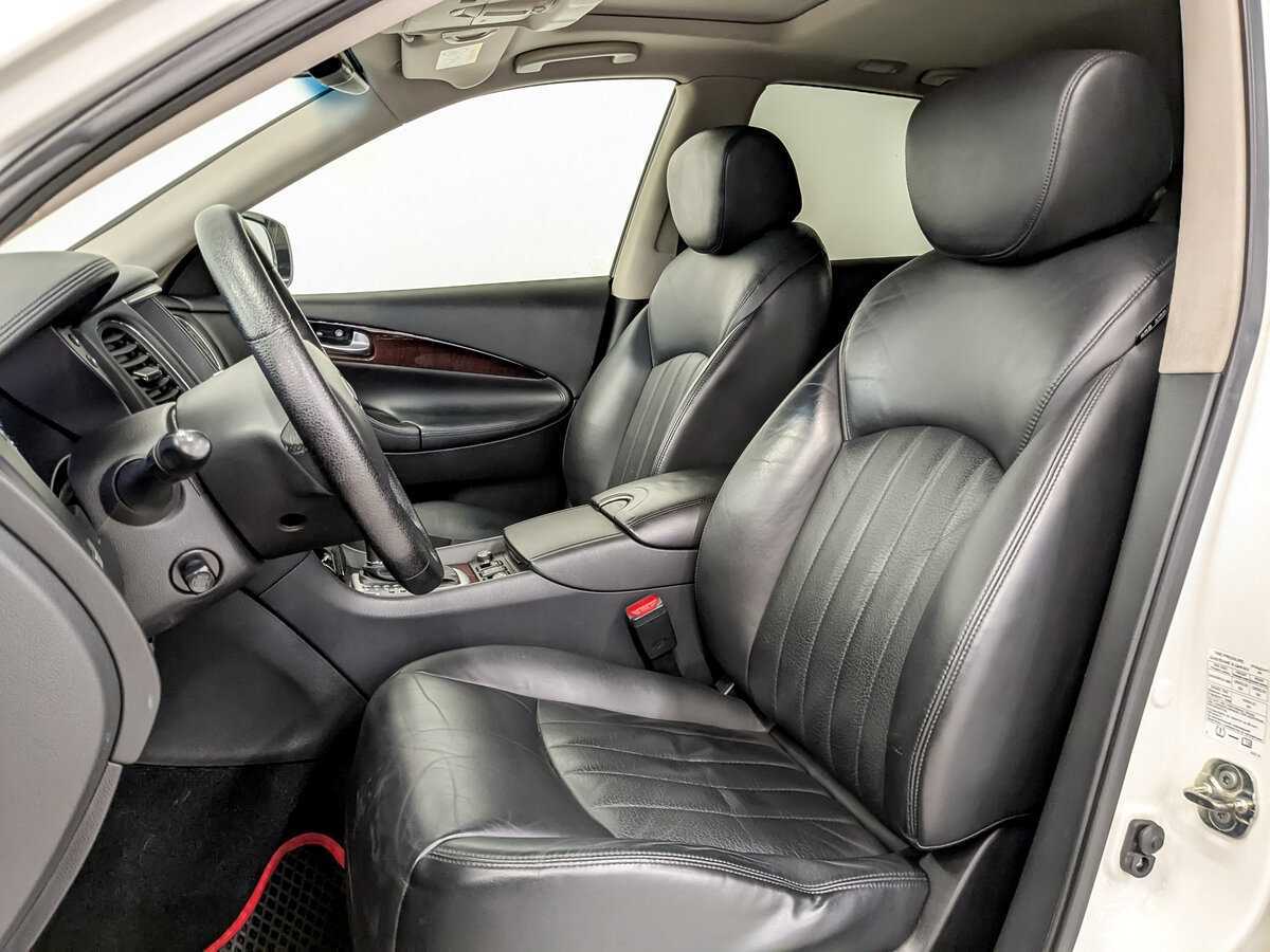 Б/У Инфинити К-Икс50 2016 года. Фото: #19