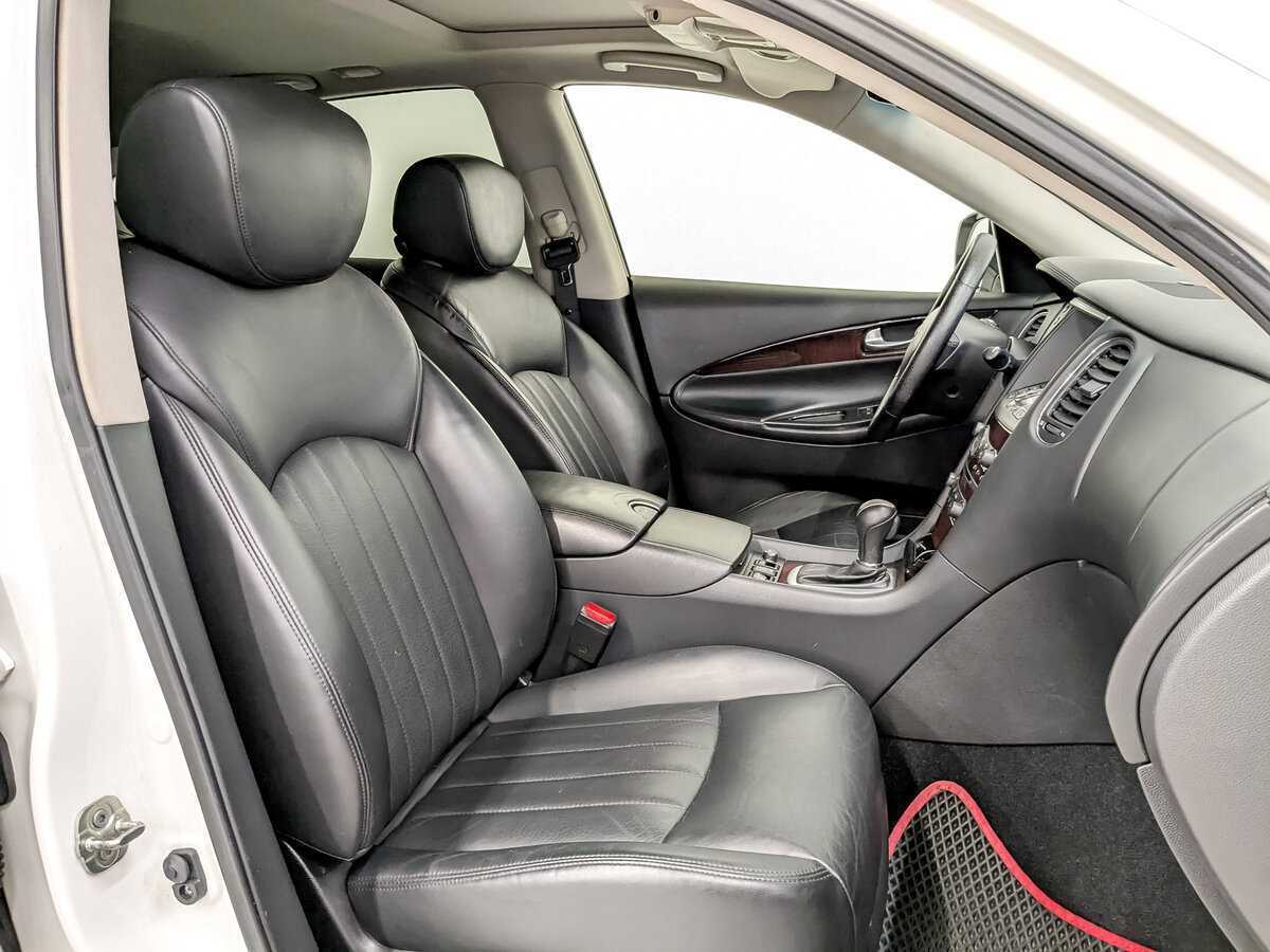 Б/У Инфинити К-Икс50 2016 года. Фото: #23