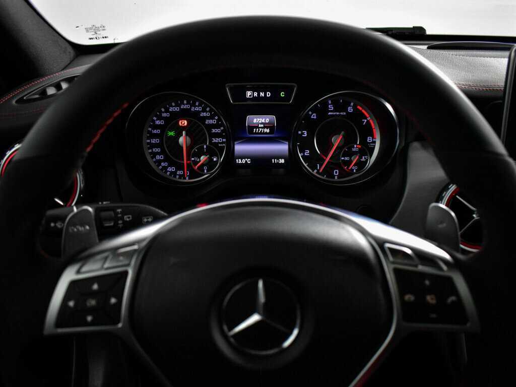 Б/У Мерседес-Бенц ГЛА АМГ 2015 года. Фото: #25