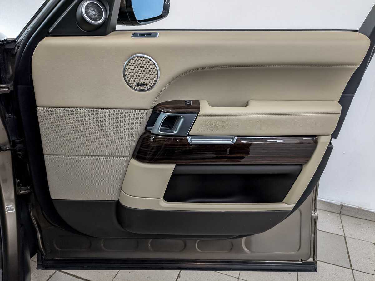 Б/У Лэнд Ровер Рэнж Ровер 2014 года. Фото: #23