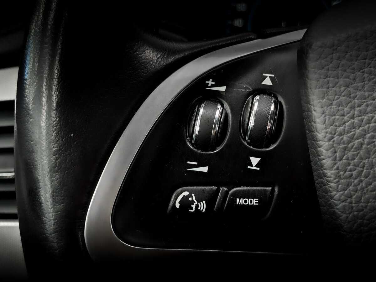 Б/У Ягуар ИксФ 2014 года. Фото: #27