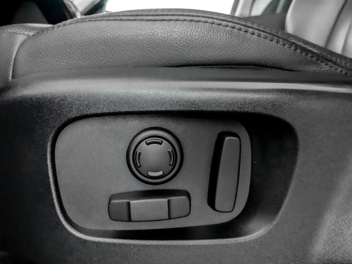 Б/У Лэнд Ровер Дискавери 2019 года. Фото: #19