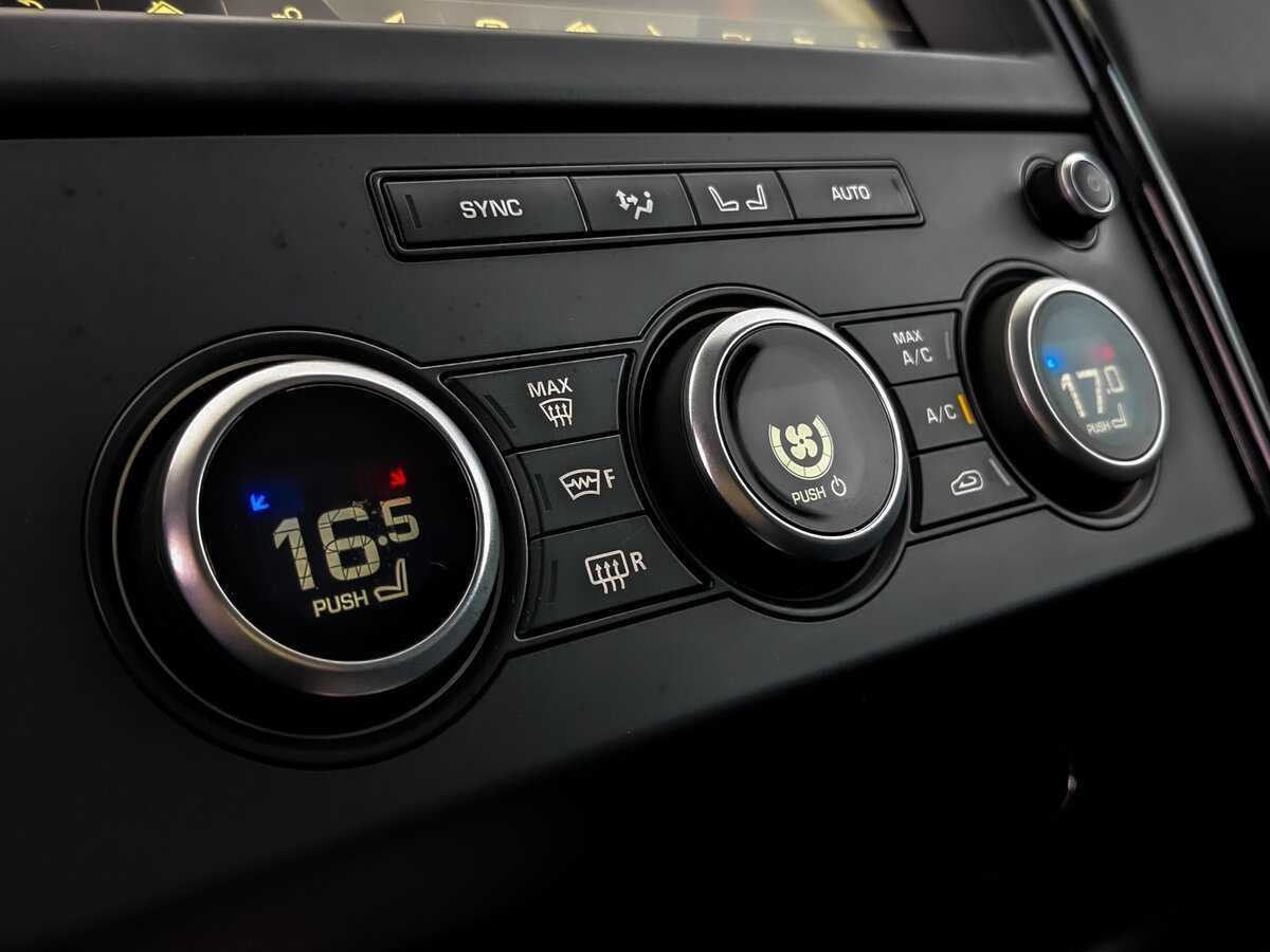 Б/У Лэнд Ровер Дискавери 2019 года. Фото: #27