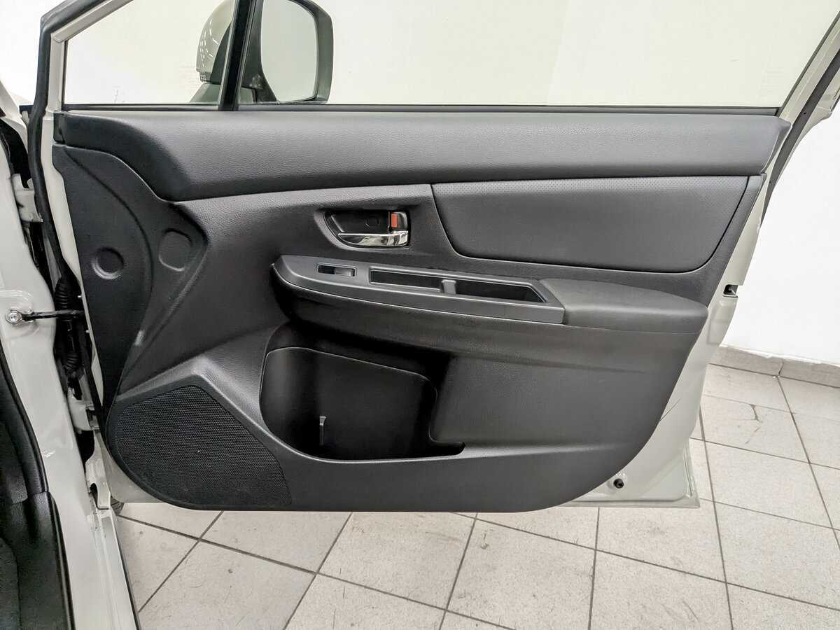 Б/У Субару ИксВи 2013 года. Фото: #24