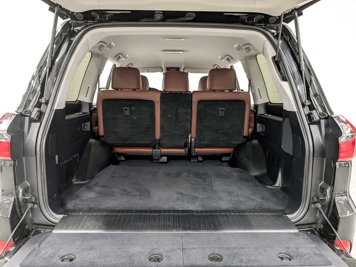 Б/У Лексус Л-Икс 2017 года. Фото: #9