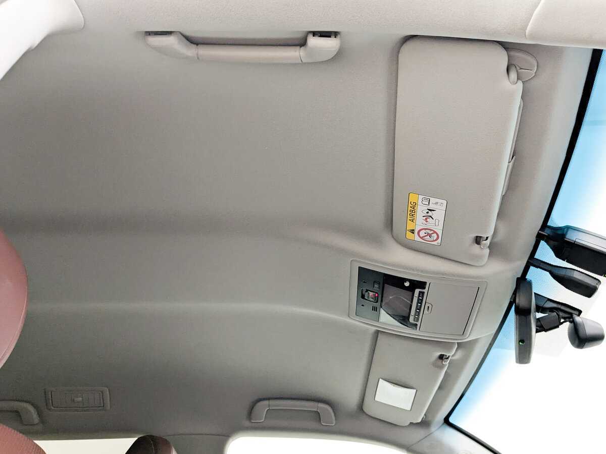 Б/У Лексус Л-Икс 2017 года. Фото: #22