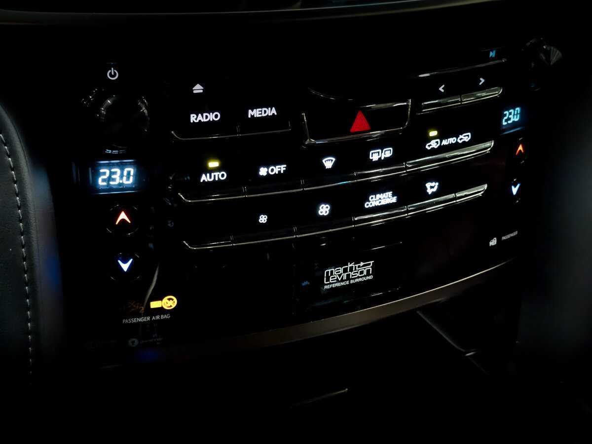 Б/У Лексус Л-Икс 2017 года. Фото: #25