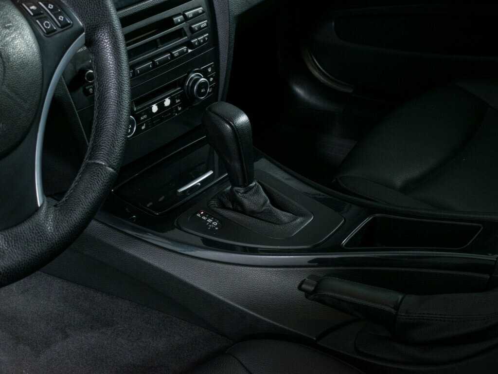 Б/У БМВ 3 серии 2010 года. Фото: #12