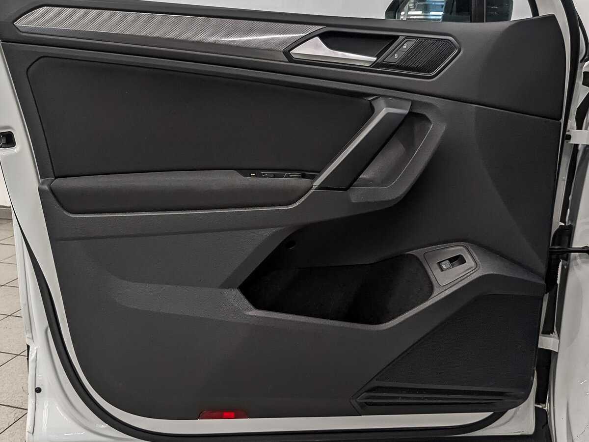 Б/У Фольксваген Тигуан 2020 года. Фото: #18