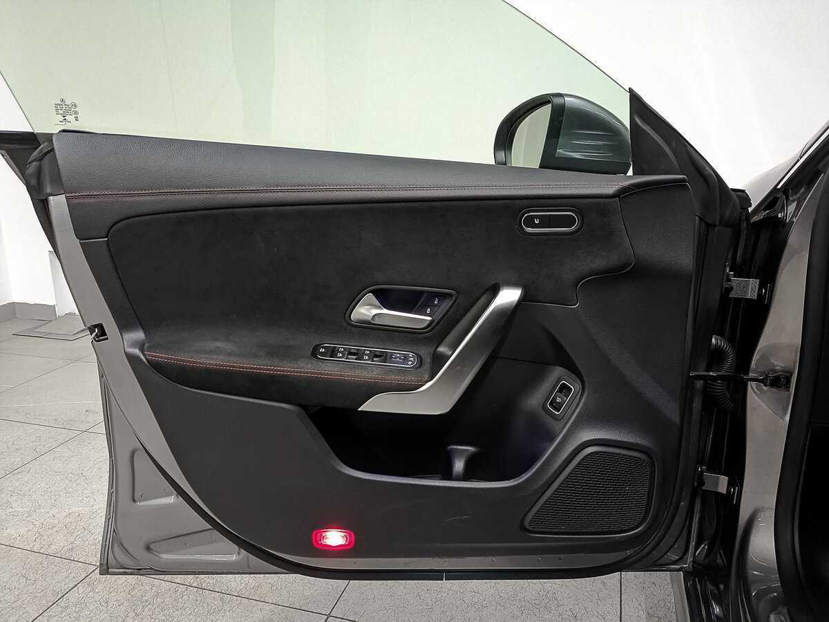 Б/У Мерседес-Бенц КЛА 2021 года. Фото: #18