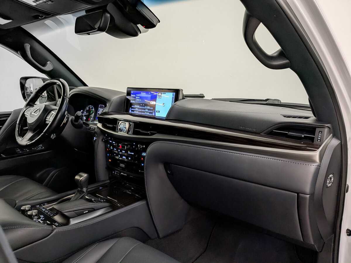 Б/У Лексус Л-Икс 2021 года. Фото: #10