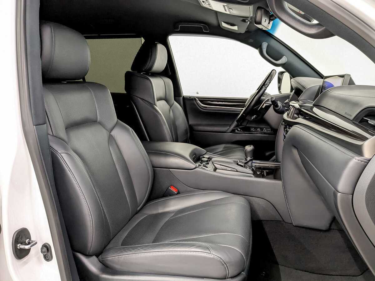 Б/У Лексус Л-Икс 2021 года. Фото: #23