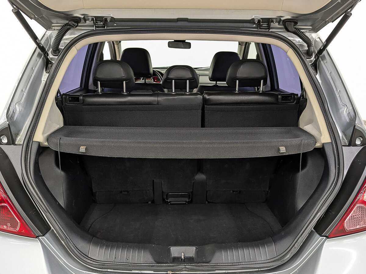 Б/У Ниссан Тиида 2008 года. Фото: #9