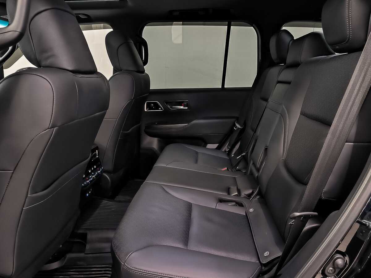 Б/У Тойота Лэнд Крузер 2021 года. Фото: #17