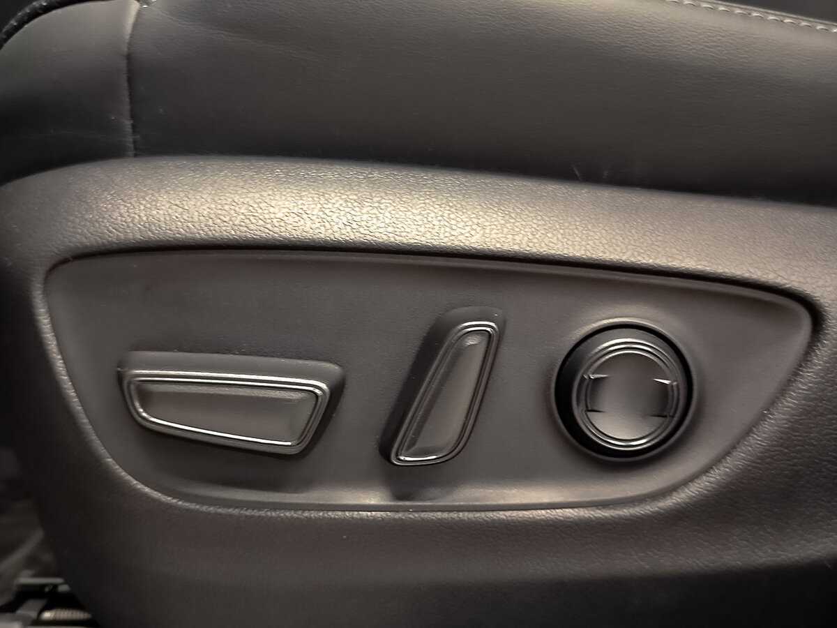 Б/У Тойота Лэнд Крузер 2021 года. Фото: #25