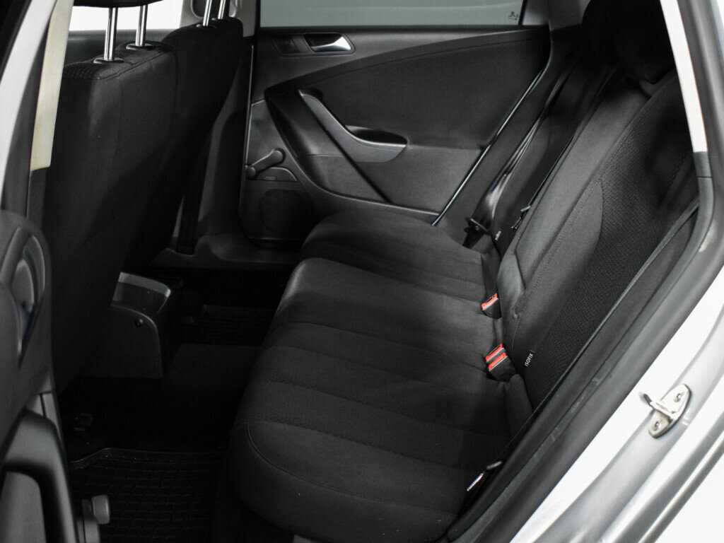 Б/У Фольксваген Пассат 2008 года. Фото: #6