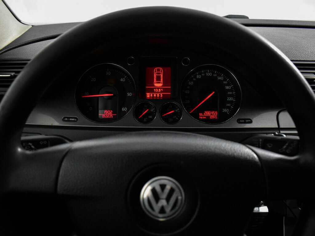 Б/У Фольксваген Пассат 2008 года. Фото: #11